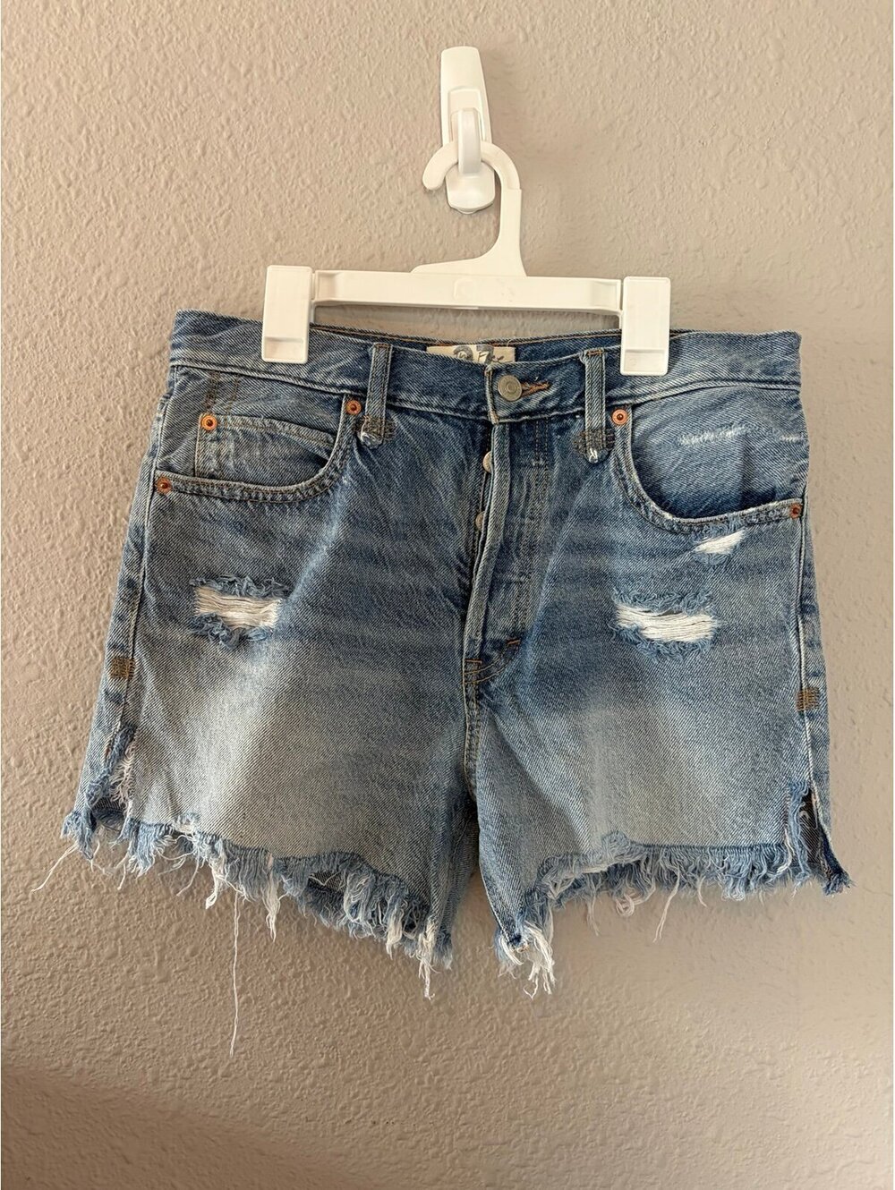 We The Free denim shorts size 27. 4in inseam